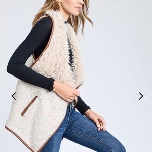 NWT Simply Southern Reversible Sherpa Vest Size M